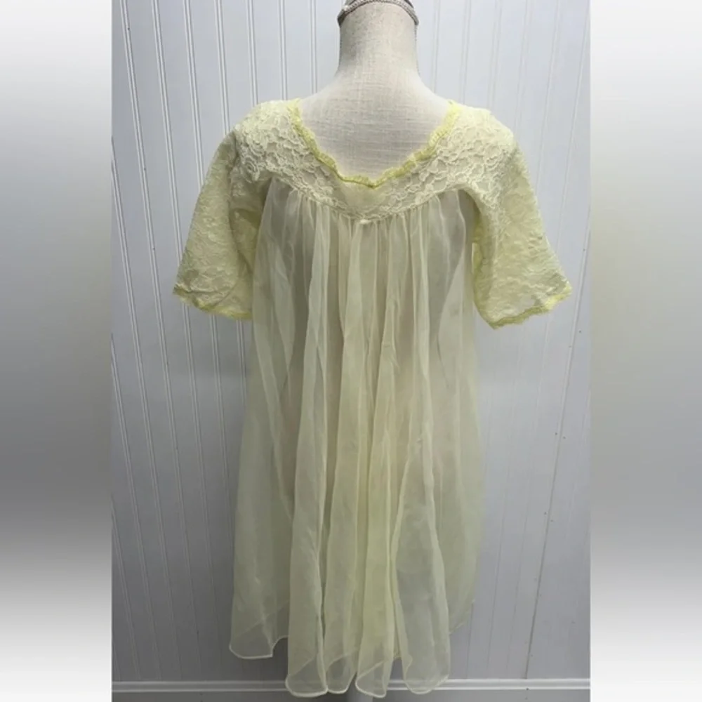 Vtg Lisette By Al Sterling Sheer Nylon Lace Robe yellow  sz M‎